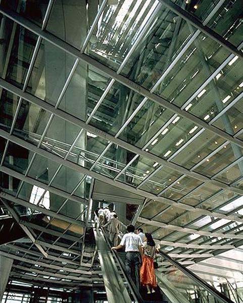 escalator Hong Kong Shanghai Bank by Foster