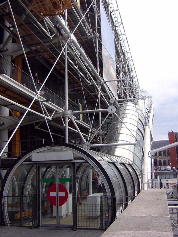 escalator at Pompidou Center by Piano and rogers