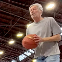 Jonathan Ochshorn playing basketball